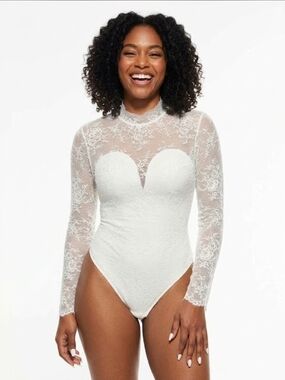 ​Popilush NWOT Off White Lace Sheer Long Sleeve Bodysuit M